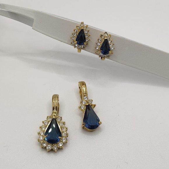 Vintage Blue Rhinestone Crystal Drop Pendants And Clip Earring Set By Roman - Picture 1 of 2